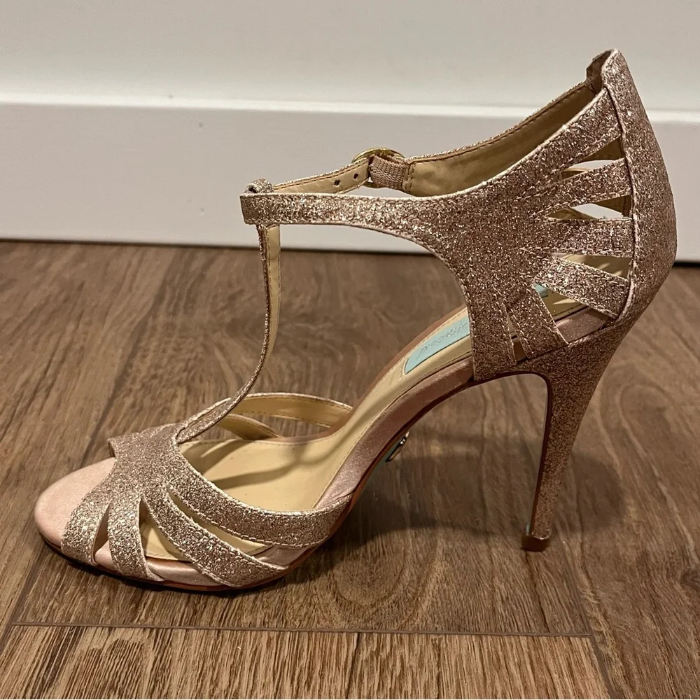 Betsey Johnson Gold Glitter Tee Heels - ***See notes for sizing - Picture 13 of 15